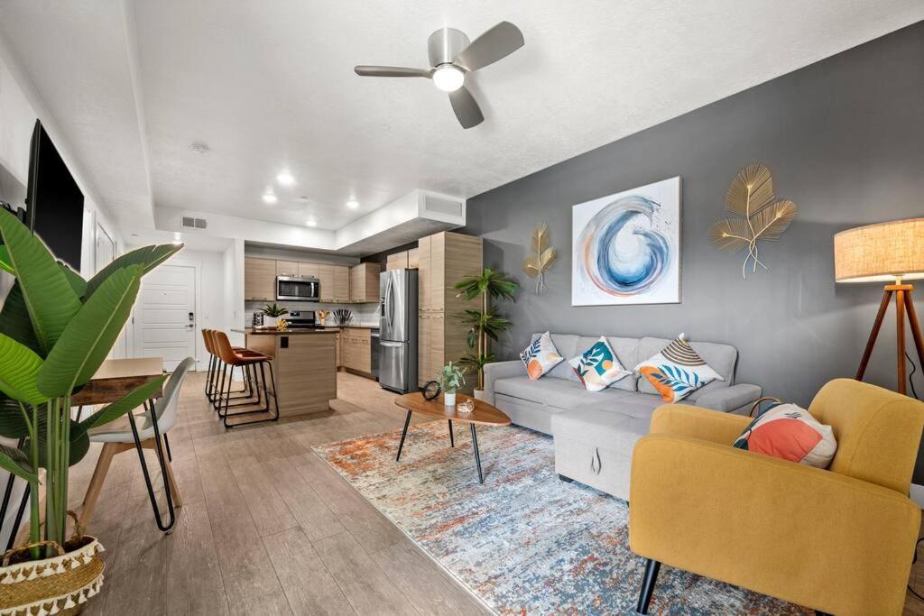 Luxurious Retreat In Slc Apartment Salt Lake City Luaran gambar