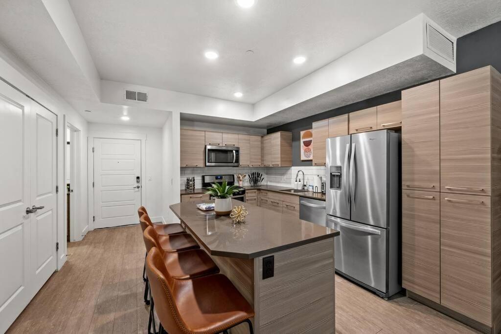 Luxurious Retreat In Slc Apartment Salt Lake City Luaran gambar