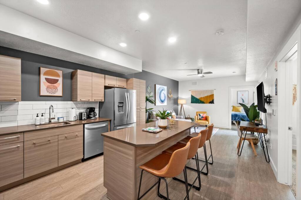 Luxurious Retreat In Slc Apartment Salt Lake City Luaran gambar